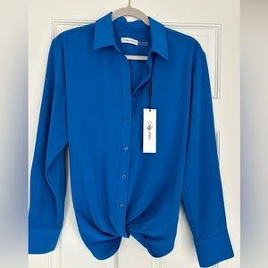 New With Tags Calvin Klein Beautiful Blue Blouse Top Size Small